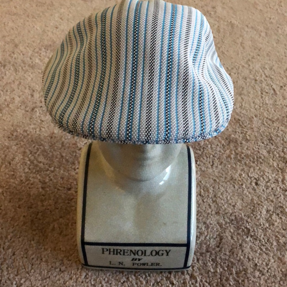 Stonehenge Ivy 504 style Kangol hat.